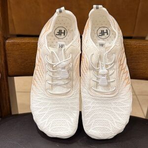 Hike Barefoot Shoes White and Peach Sparkling Women’s EU Size 38 Like New